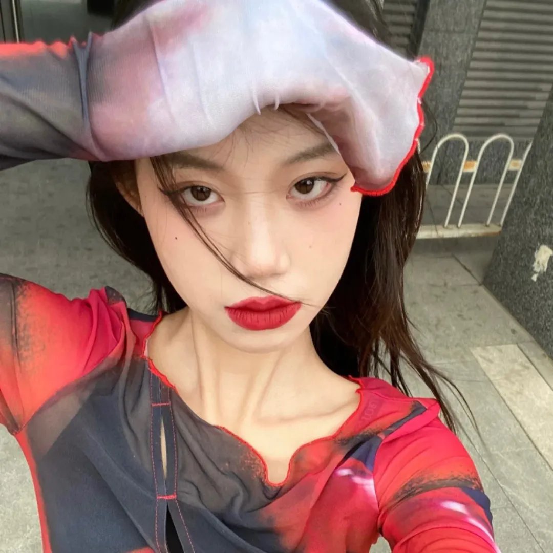 艳谍飘香